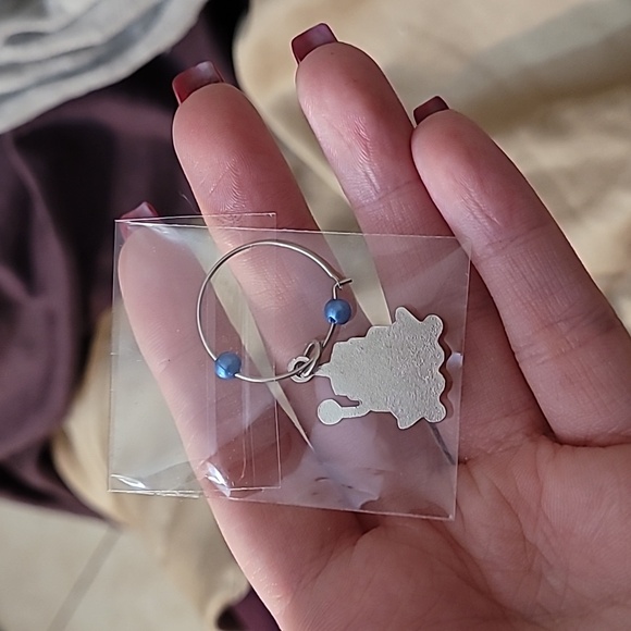 5/$25 New Princess cruise line spin & sail - wine charm - Picture 2 of 3